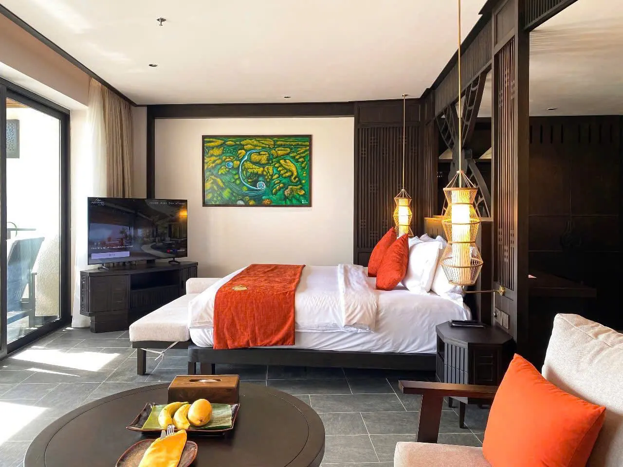 Phòng nghỉ rộng rãi với góc tiếp khách