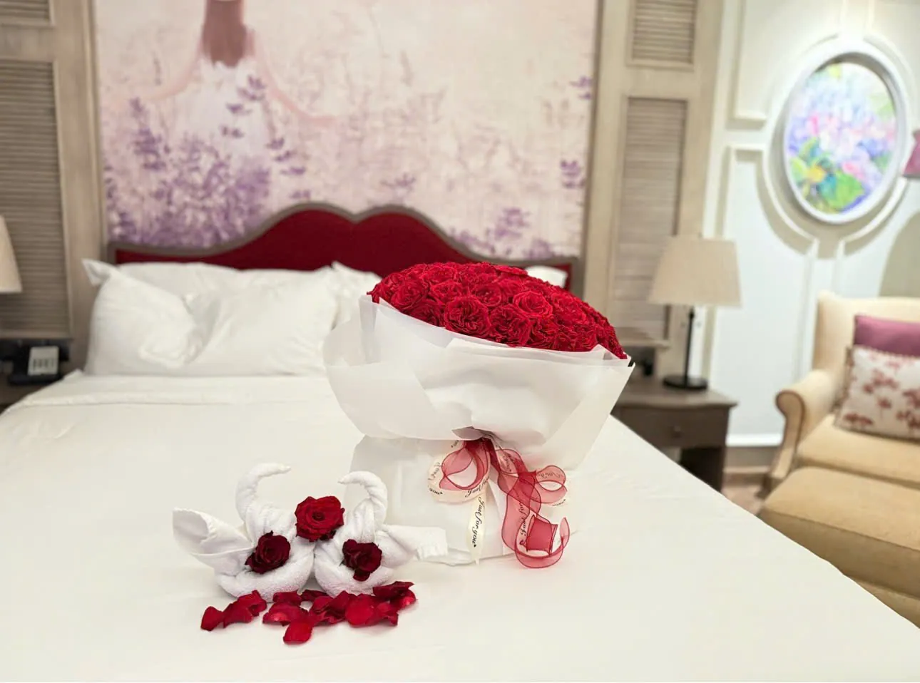 Set up lãng mạn kỷ niệm trong phòng nghỉ
